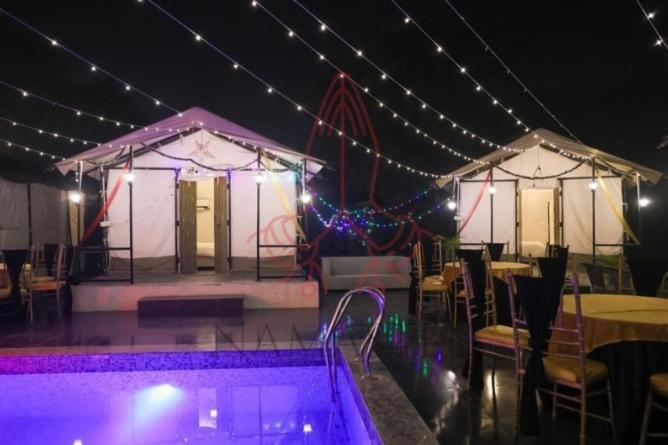 Luxury Farmhouse In Chhatarpur With Pool Nuova Delhi Esterno foto